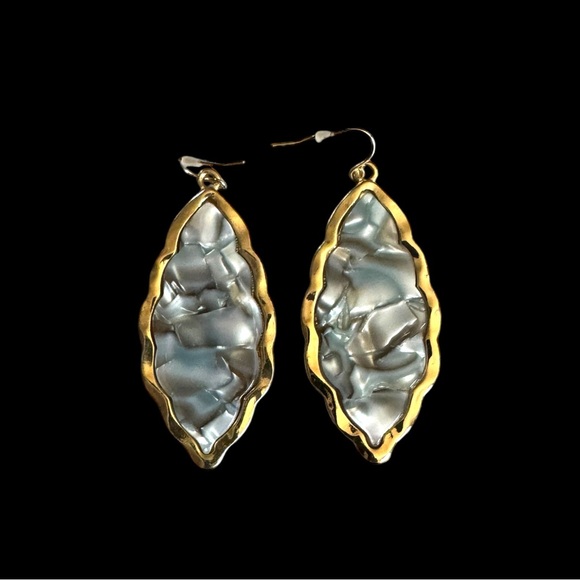 Stunning Marble printed gold Earring 3 inches. - Picture 12 of 12